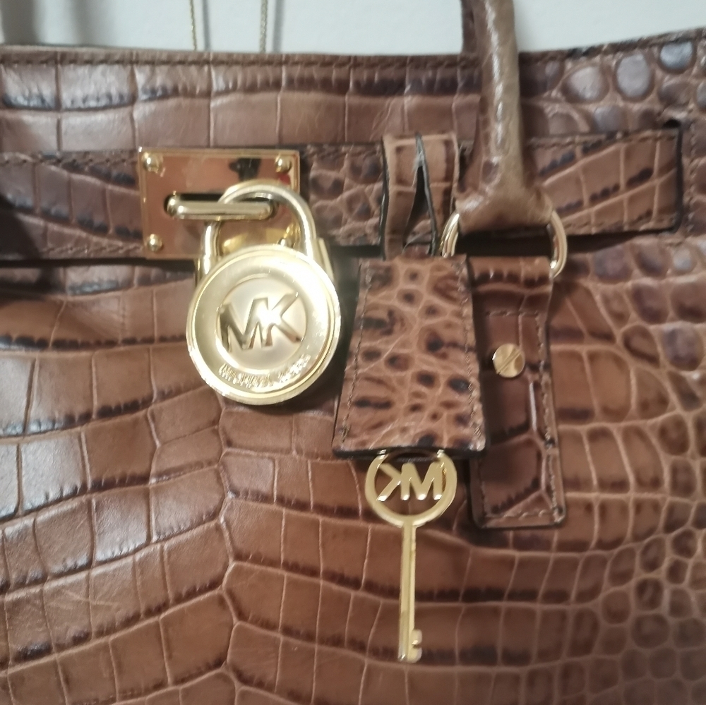 MICHAEL KORS HAMILTON LOCK AND KEY CROCODILE EMBOSSED LEATHER BAG - Picture 11 of 11